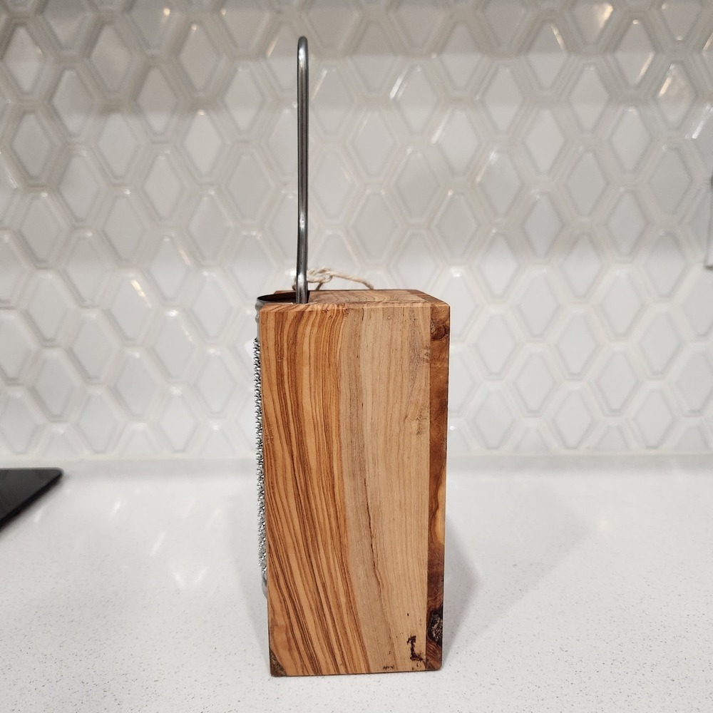 New Handcrafted Italian Olivewood Cheese Grater By Sur La Table Rustic Durable‎ - Picture 5 of 10